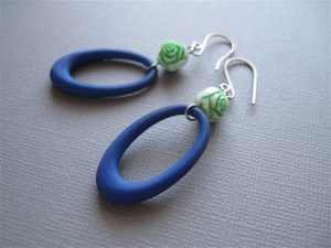 Hoopla, Blue